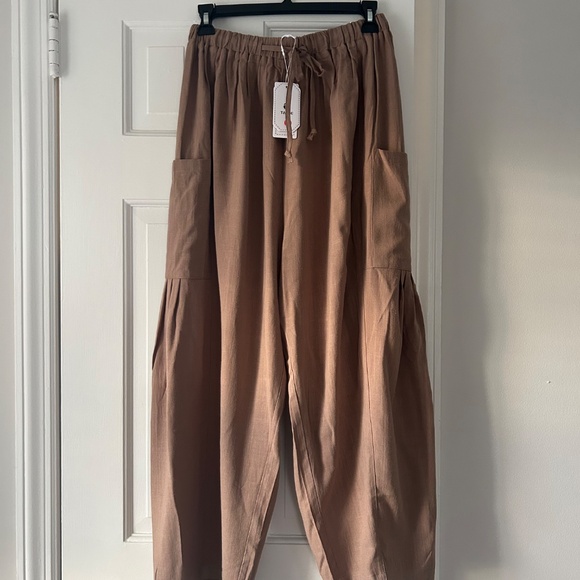 Wide leg loose fit draw string pants size small - Picture 4 of 6